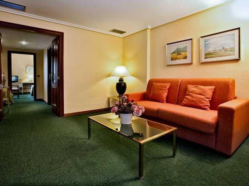 Hospedium Hotel Europa Centro Magaz De Pisuerga Ngoại thất bức ảnh