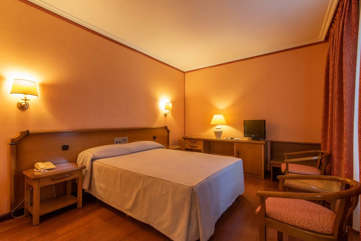 Hospedium Hotel Europa Centro Magaz De Pisuerga Ngoại thất bức ảnh