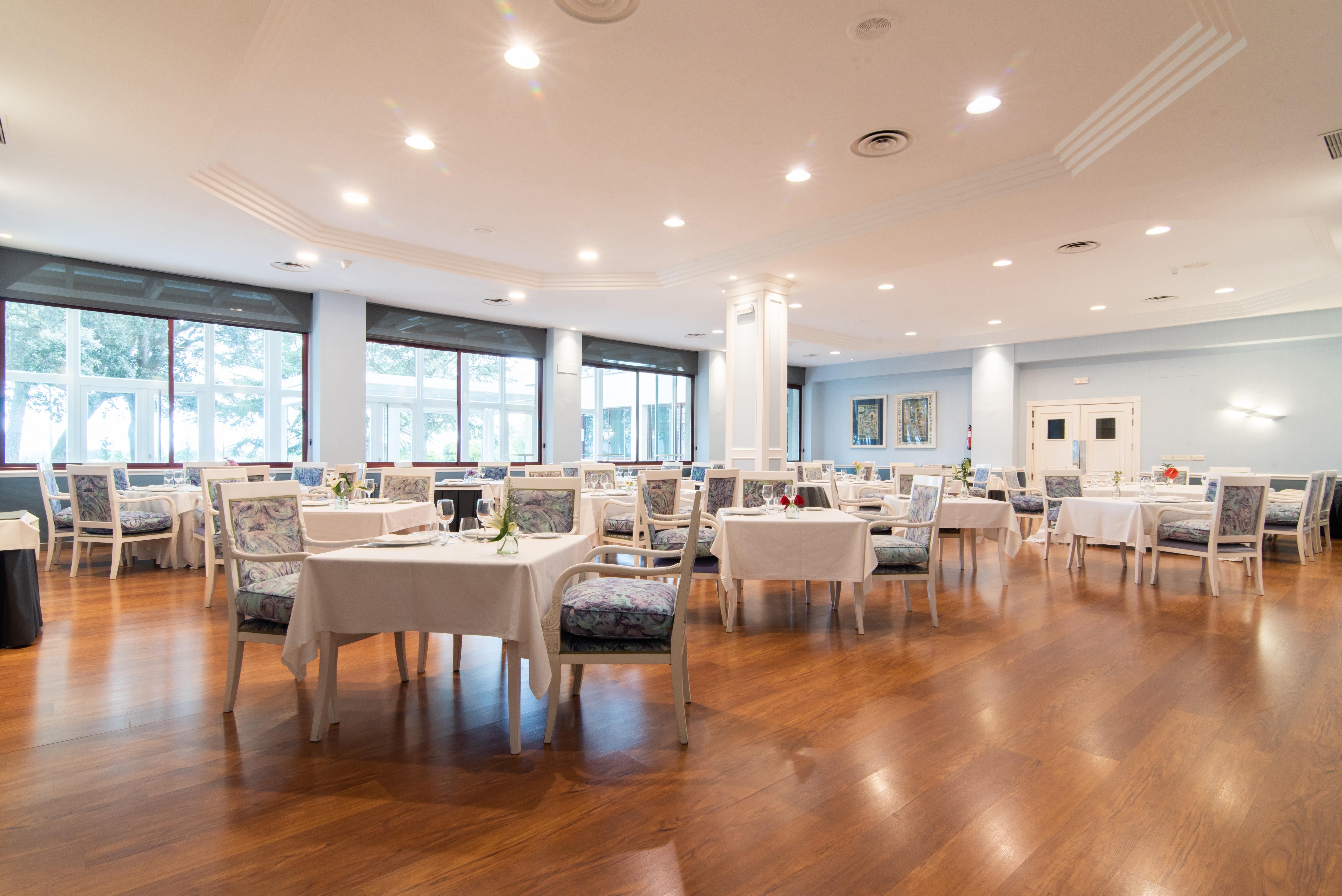 Hospedium Hotel Europa Centro Magaz De Pisuerga Ngoại thất bức ảnh