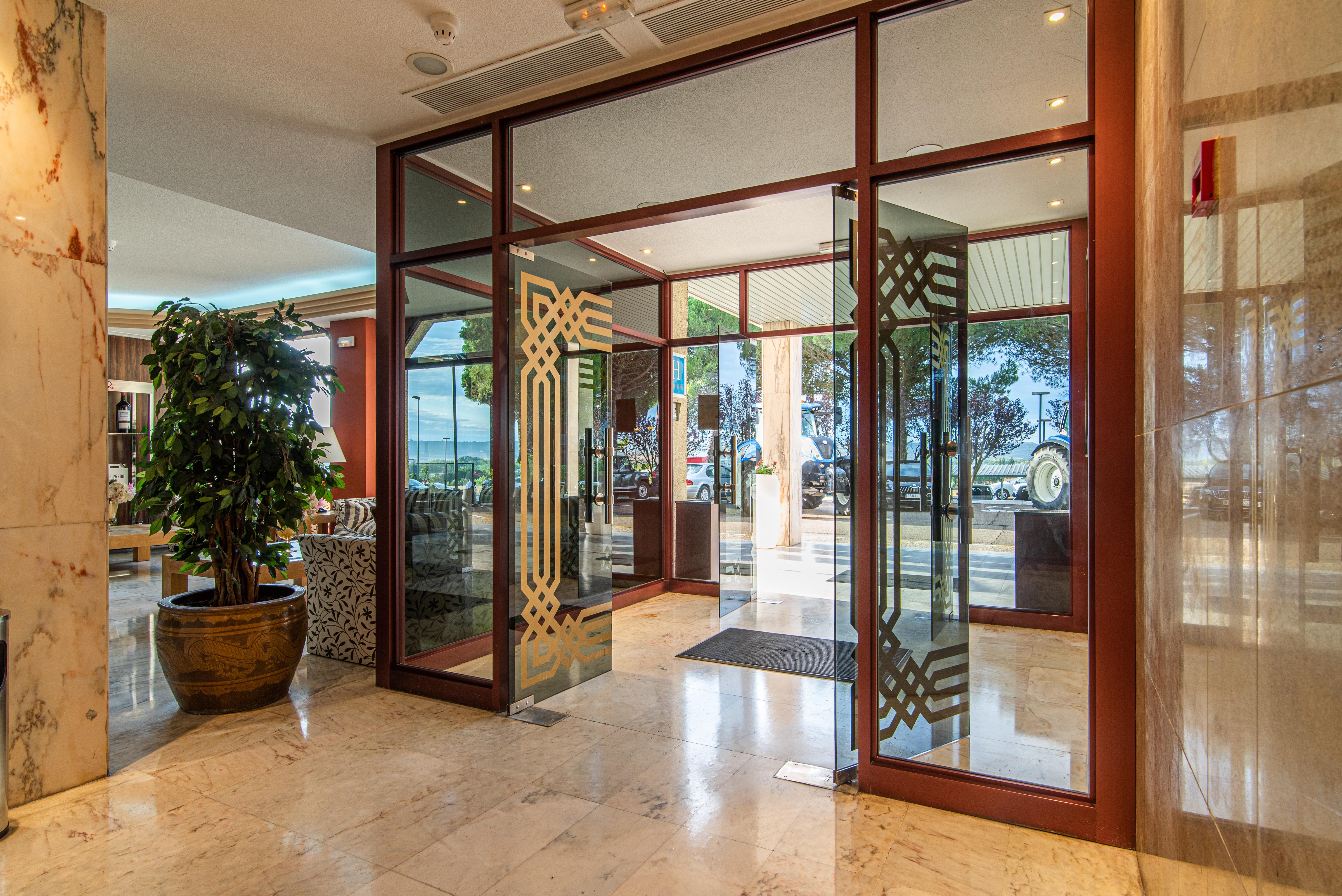Hospedium Hotel Europa Centro Magaz De Pisuerga Ngoại thất bức ảnh