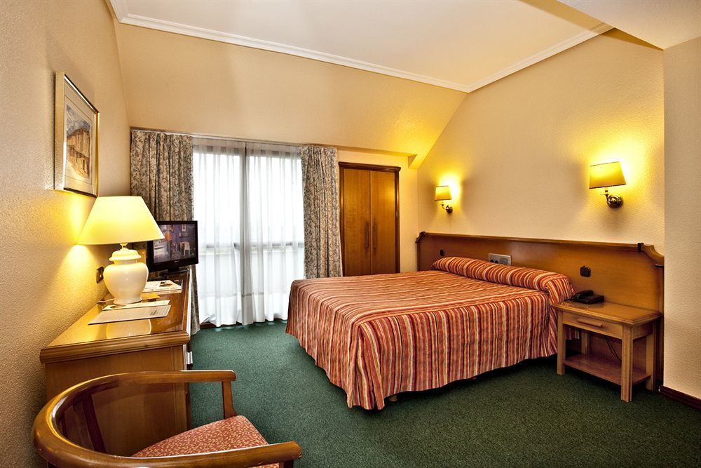 Hospedium Hotel Europa Centro Magaz De Pisuerga Ngoại thất bức ảnh